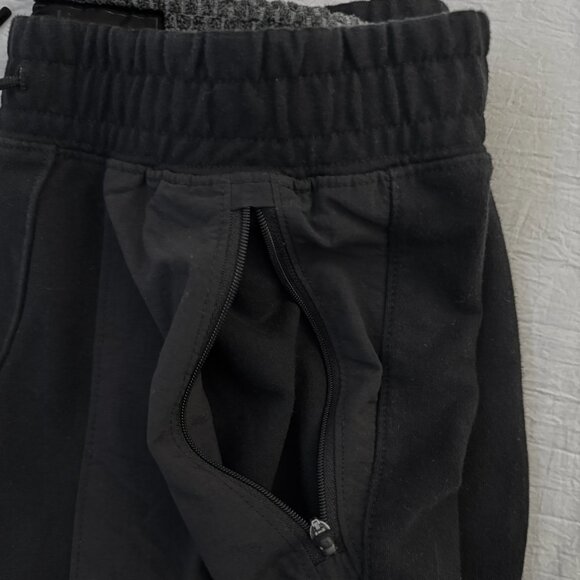 Abercrombie and Fitch Men's Jogger Pants - Picture 2 of 3